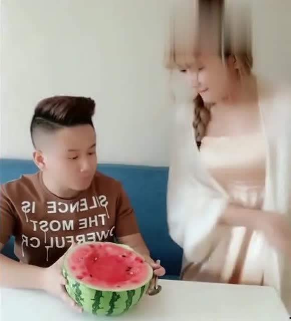 表妹吃瓜事件,揭秘娱乐圈背后的惊人真相